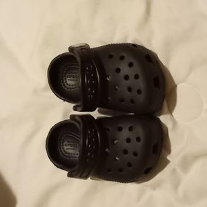 Toddler black cross size 4
